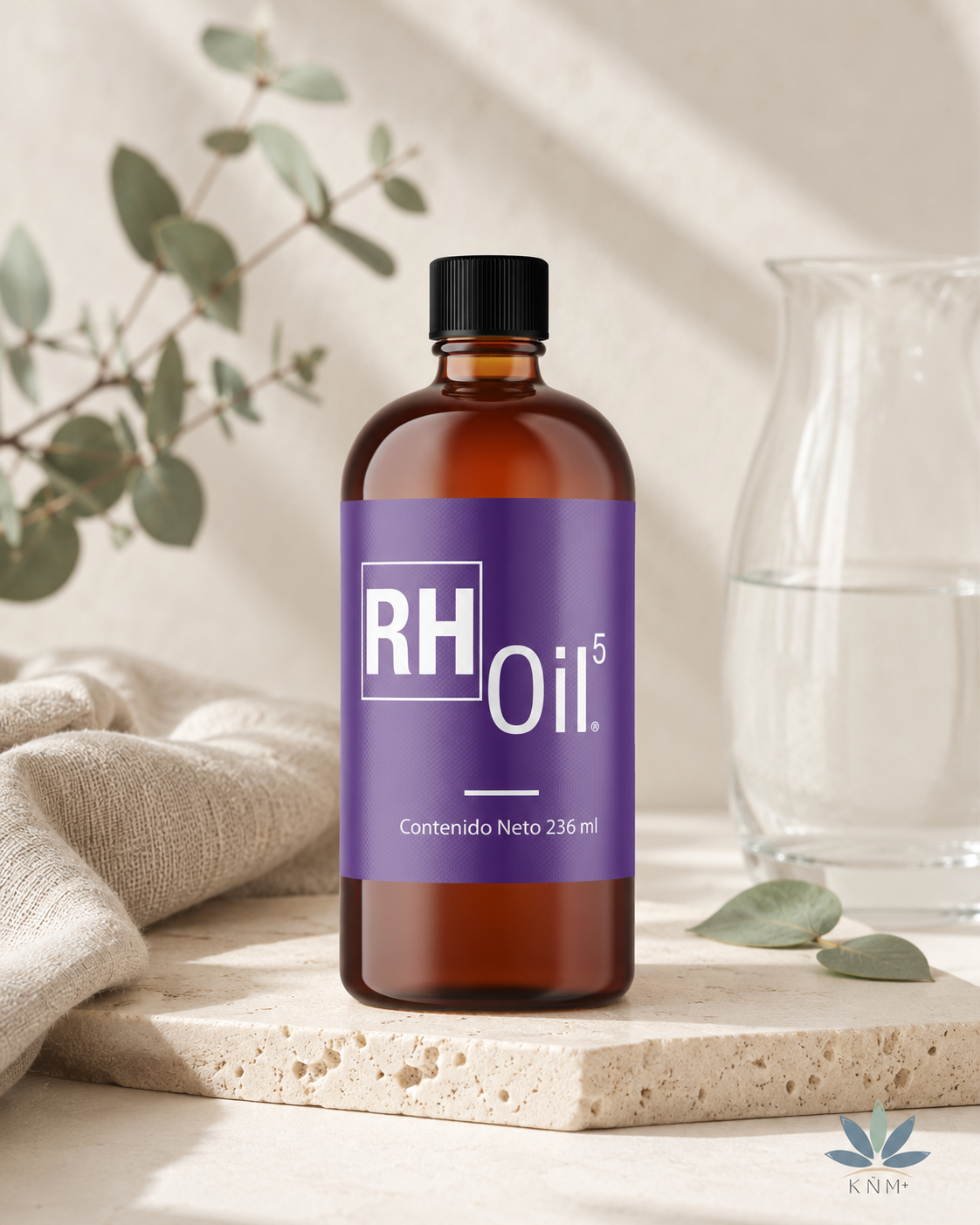 Botella RH Oil 5 de 5,000 mg de 236 ml sobre superficie clara.